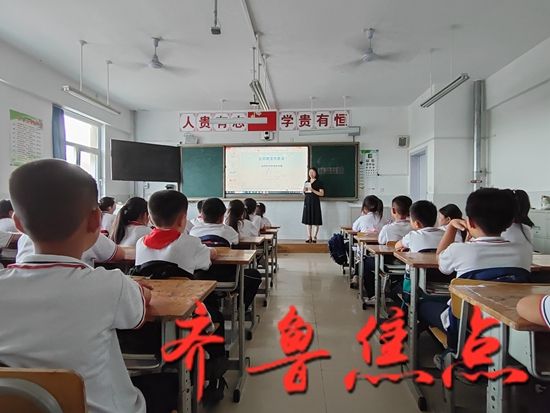 13-24091Q44U2321.jpg